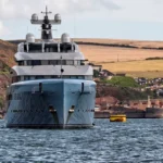 Devon locals hit out at billionaire as £200million super yacht blocks views at holiday hotspot